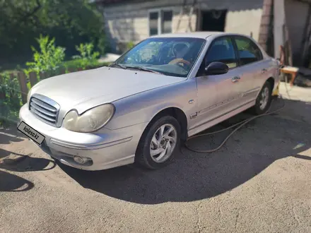 Hyundai Sonata 2003 года за 1 400 000 тг. в Алматы – фото 2