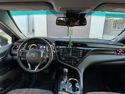 Toyota Camry 2019 года за 16 500 000 тг. в Жанаозен – фото 16