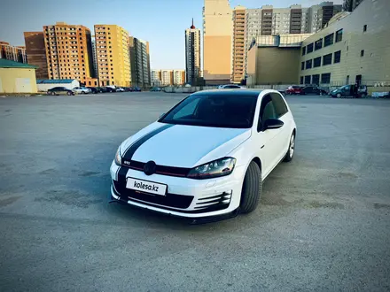 Volkswagen Golf 2015 года за 11 900 000 тг. в Астана