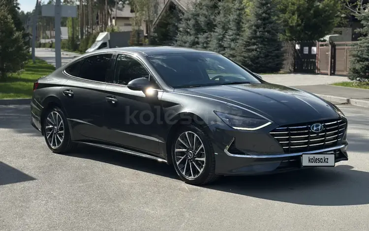 Hyundai Sonata 2020 года за 10 000 000 тг. в Астана