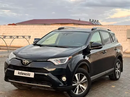 Toyota RAV4 2018 года за 11 600 000 тг. в Актау