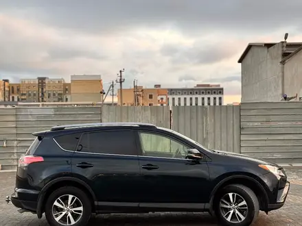 Toyota RAV4 2018 года за 11 600 000 тг. в Актау – фото 3