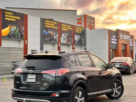 Toyota RAV4 2018 года за 11 600 000 тг. в Актау – фото 4