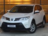 Toyota RAV4 2015 года за 9 400 000 тг. в Атырау