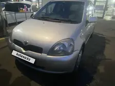 Toyota Vitz, 2000