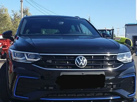 Volkswagen Tiguan 2021 года за 18 500 000 тг. в Уральск