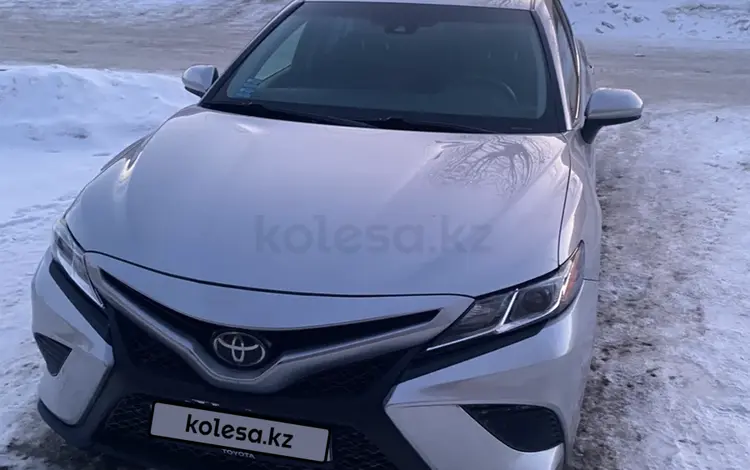 Toyota Camry 2018 годаfor14 000 000 тг. в Актобе