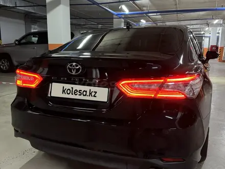 Toyota Camry 2019 года за 16 700 000 тг. в Астана – фото 4