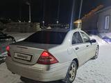 Mercedes-Benz C 180 2002 годаfor2 500 000 тг. в Астана – фото 4