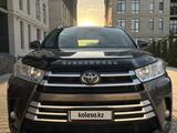 Toyota Highlander 2018 года за 12 500 000 тг. в Жанаозен – фото 2