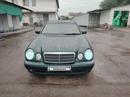 Mercedes-Benz E 280 1996 года за 1 850 000 тг. в Алматы
