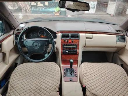 Mercedes-Benz E 280 1996 года за 1 850 000 тг. в Алматы – фото 15