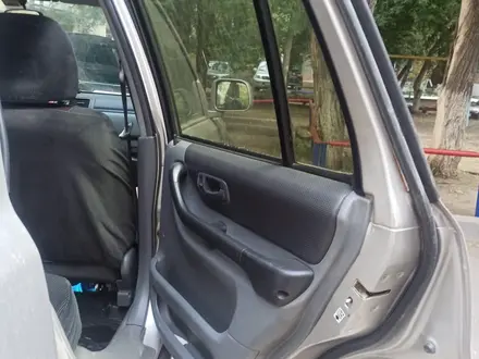 Honda CR-V 1998 года за 4 000 000 тг. в Караганда – фото 11