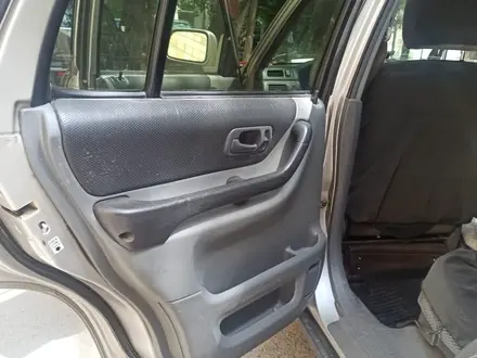 Honda CR-V 1998 года за 4 000 000 тг. в Караганда – фото 5