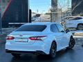 Toyota Camry 2018 года за 11 490 000 тг. в Актау – фото 7