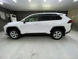 Toyota RAV4 2020 годаfor21 800 000 тг. в Алматы – фото 4