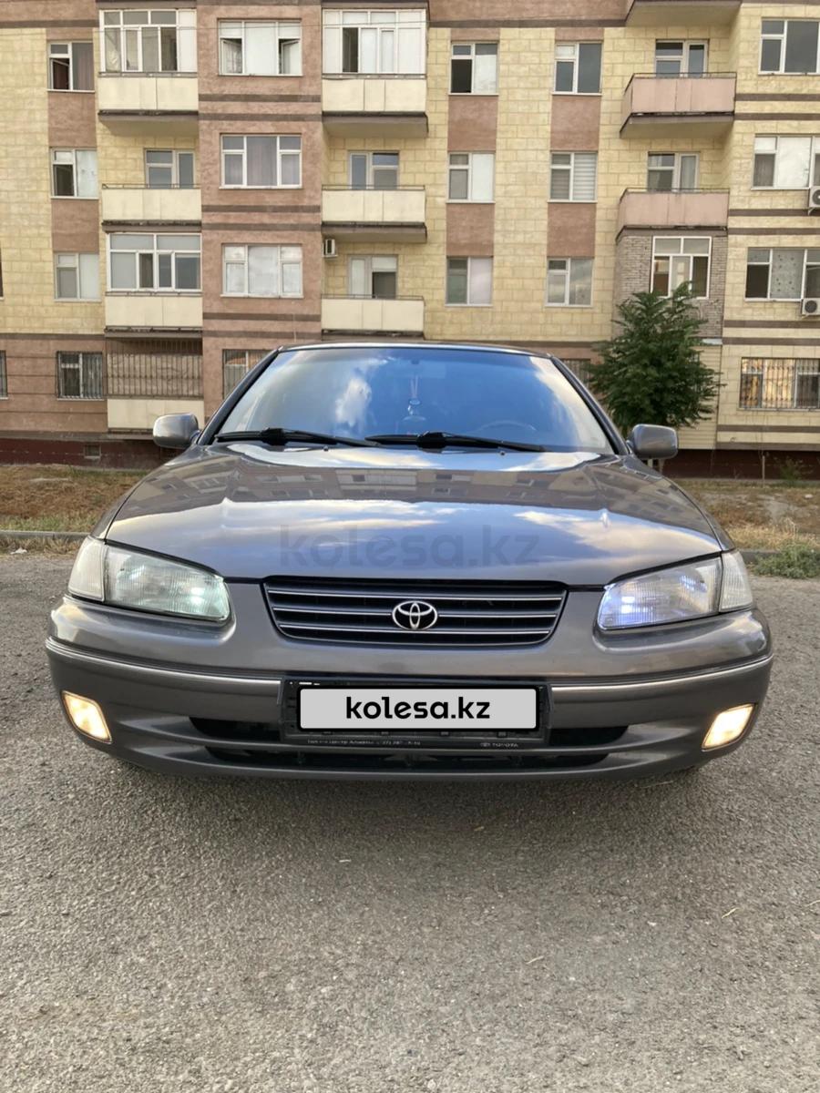 Toyota Camry 1998 г.