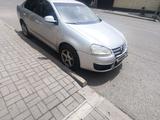 Volkswagen Jetta 2007 года за 2 600 000 тг. в Шымкент – фото 4