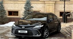 Toyota Camry 2021 года за 16 800 000 тг. в Шымкент