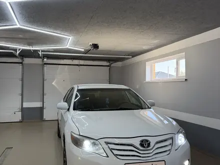 Toyota Camry 2011 года за 5 700 000 тг. в Актобе – фото 13