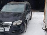 Volkswagen Touran 2007 года за 2 999 999 тг. в Алматы – фото 5