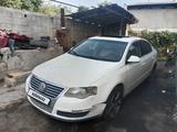 Volkswagen Passat 2006 годаүшін2 500 000 тг. в Байтерек