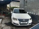 Volkswagen Passat 2006 года за 2 500 000 тг. в Байтерек – фото 3