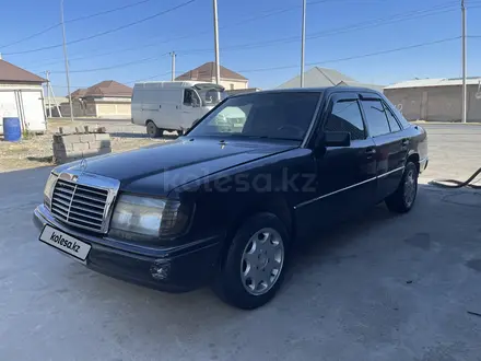 Mercedes-Benz E 200 1993 года за 1 300 000 тг. в Шымкент – фото 3