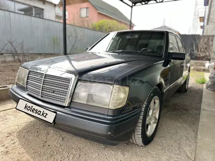 Mercedes-Benz E 260 1991 года за 1 350 000 тг. в Алматы – фото 4