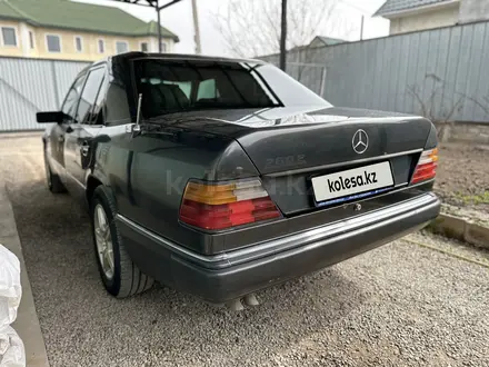 Mercedes-Benz E 260 1991 года за 1 350 000 тг. в Алматы – фото 8