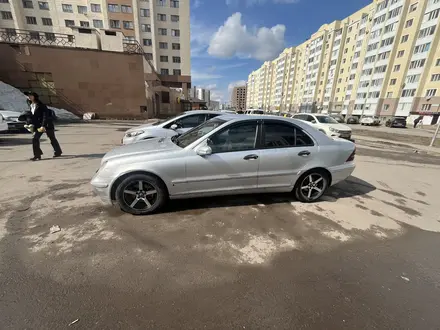 Mercedes-Benz C 200 2000 года за 2 700 000 тг. в Астана – фото 8