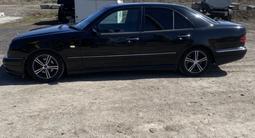 Mercedes-Benz E 230 1997 годаfor2 500 000 тг. в Караганда – фото 3