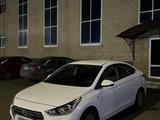 Hyundai Accent 2019 года за 6 000 000 тг. в Актобе – фото 2