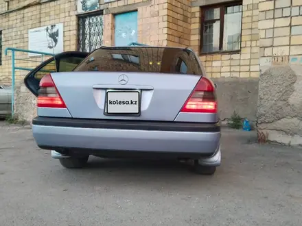 Mercedes-Benz C 220 1995 года за 2 400 000 тг. в Караганда – фото 2