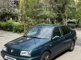 Volkswagen Vento 1995 года за 1 700 000 тг. в Алматы – фото 5