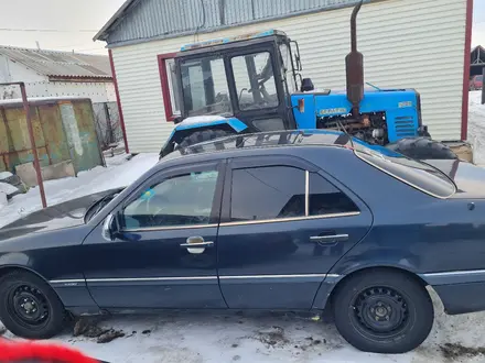 Mercedes-Benz C 230 1996 года за 2 100 000 тг. в Кокшетау – фото 2