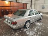 Mercedes-Benz E 230 1989 года за 700 000 тг. в Актобе – фото 5