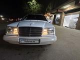 Mercedes-Benz E 220 1995 года за 3 800 000 тг. в Алматы – фото 2