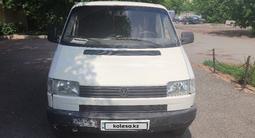 Volkswagen Multivan 1995 года за 3 300 000 тг. в Караганда