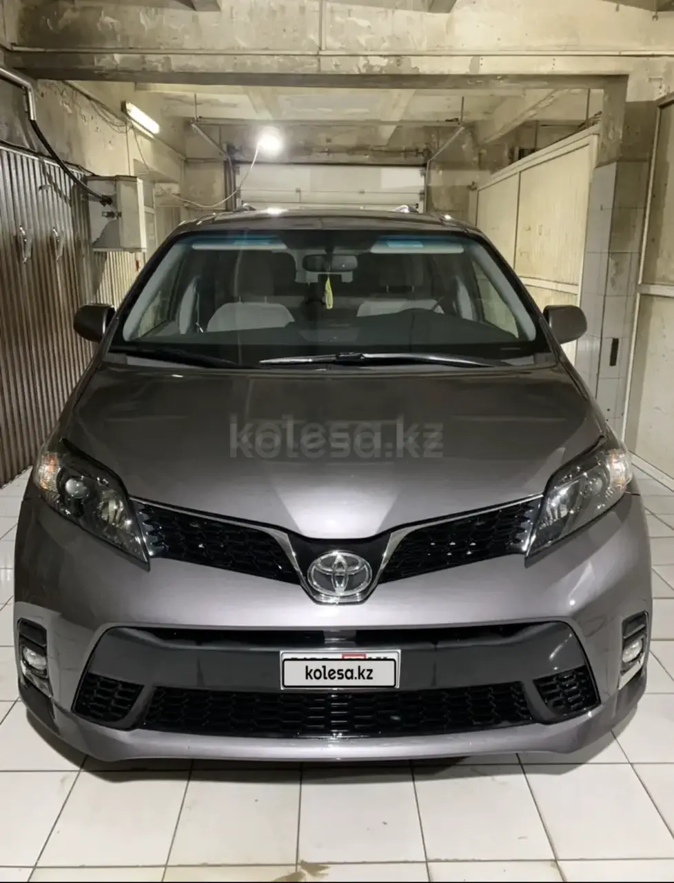 Toyota Sienna, 2016