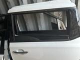 Kia Carnival двер передний и задний за 506 тг. в Шымкент