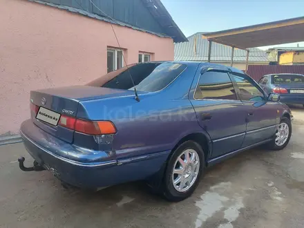 Toyota Camry 1998 года за 1 980 000 тг. в Алматы – фото 13