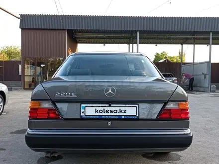 Mercedes-Benz E 260 1992 года за 3 500 000 тг. в Шымкент – фото 23
