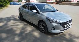 Hyundai Accent 2022 года за 7 250 000 тг. в Петропавловск – фото 2