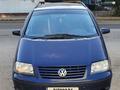 Volkswagen Sharan 2001 годаүшін3 000 000 тг. в Актобе