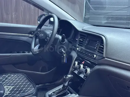 Hyundai Elantra 2020 года за 8 250 000 тг. в Актобе – фото 5