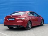 Toyota Camry 2021 года за 14 007 000 тг. в Алматы – фото 3