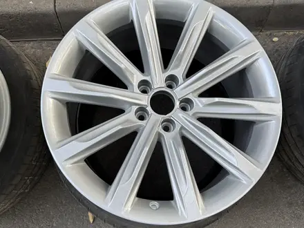 Оригинальные диски Ауди за 300 000 тг. в Алматы