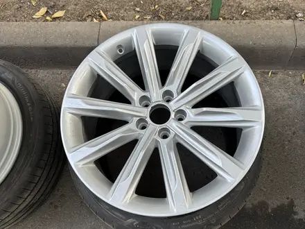 Оригинальные диски Ауди за 300 000 тг. в Алматы – фото 3