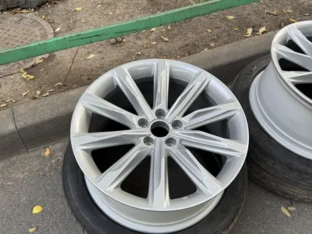 Оригинальные диски Ауди за 300 000 тг. в Алматы – фото 4